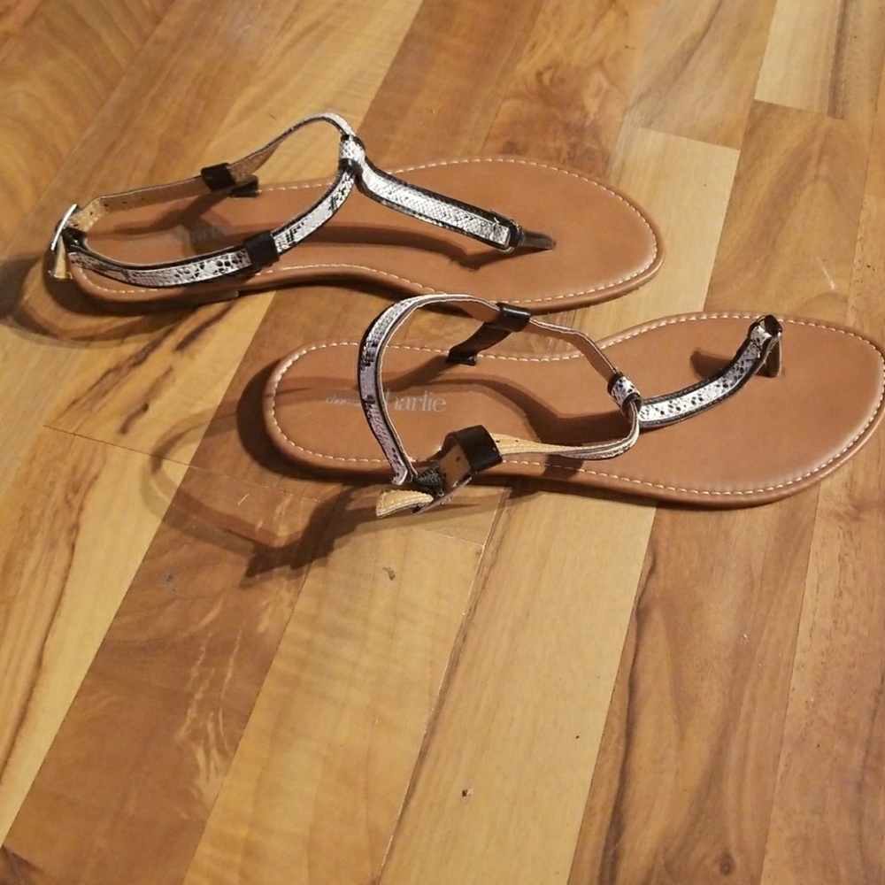 Charming Charlie Size 11 Thong Flat Sandals Shoes - Picture 3 of 5